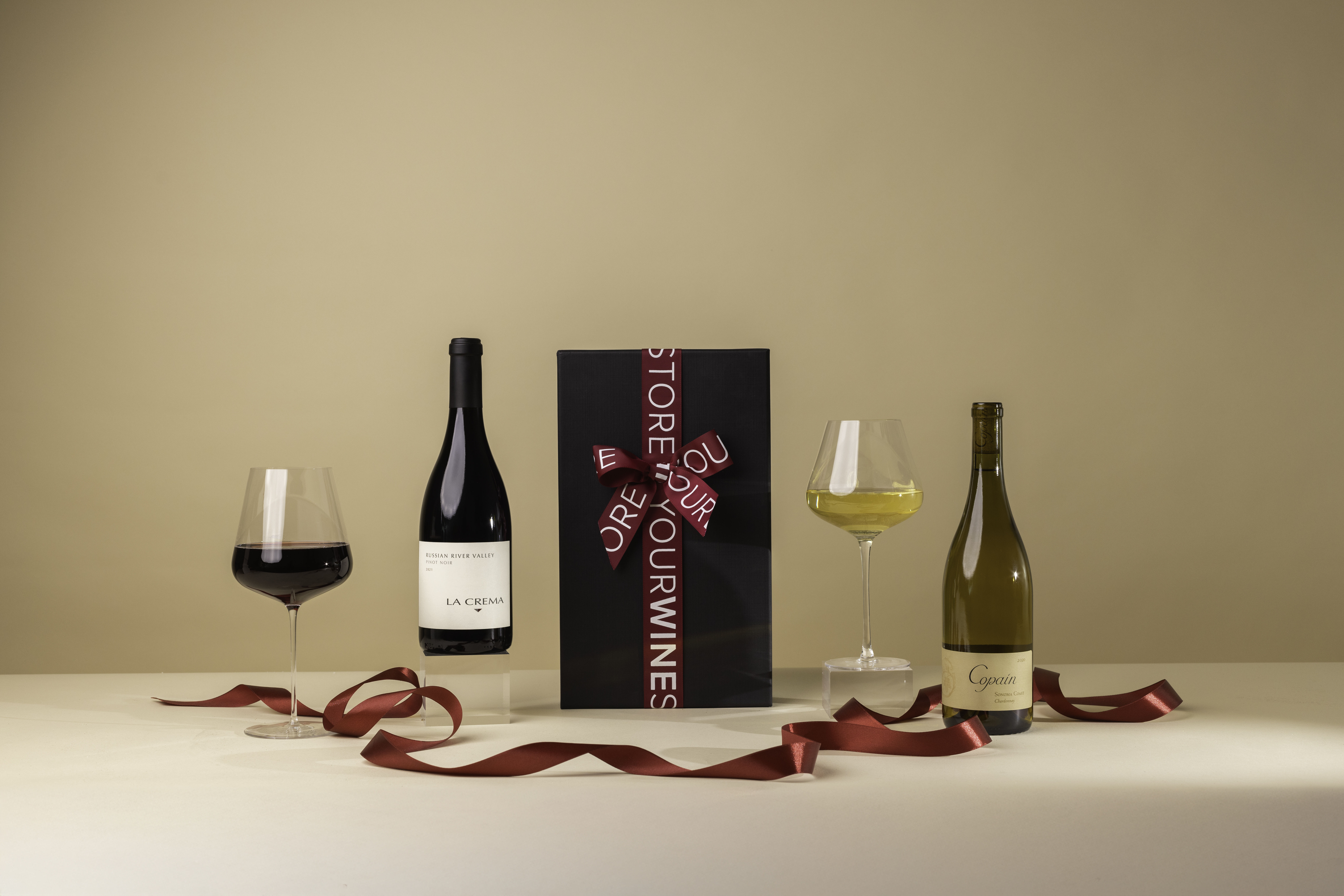 Gift box with wines
